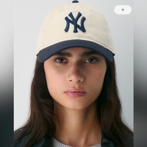 Aritzia Tan & Navy Women's Cap